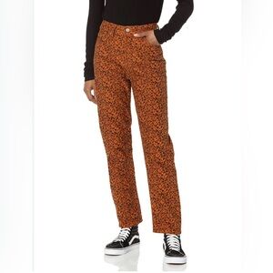LEVI’S || Wedgie Corduroy Cheetah Print Jeans. Sz. 31